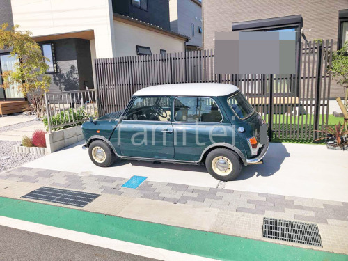 施工例門柱 壁タイル貼り タカショー 木製調セラ ウォール RC杉